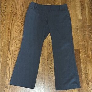 The Limited Collection Cassidy Fit pants. Size 10 Short